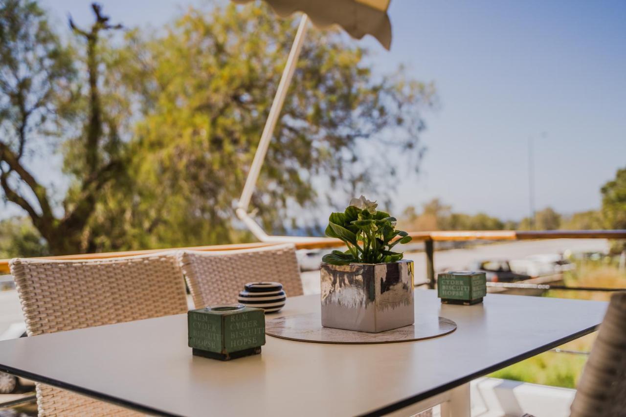 Green Apartment Ground Floor Feel Like Home Properties Saronida Exterior foto
